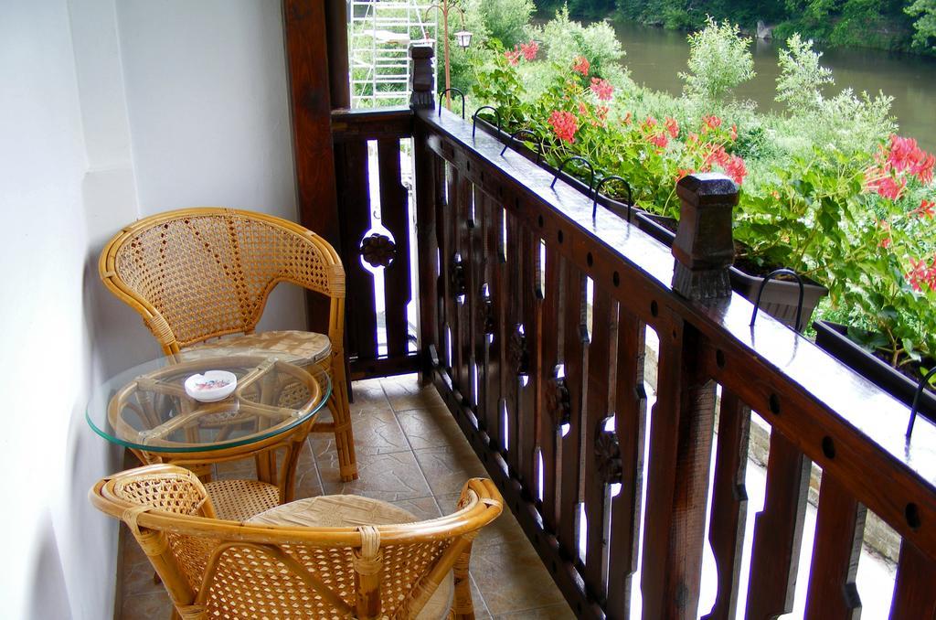 Family Hotel Varosha 2003 Lovetch Extérieur photo